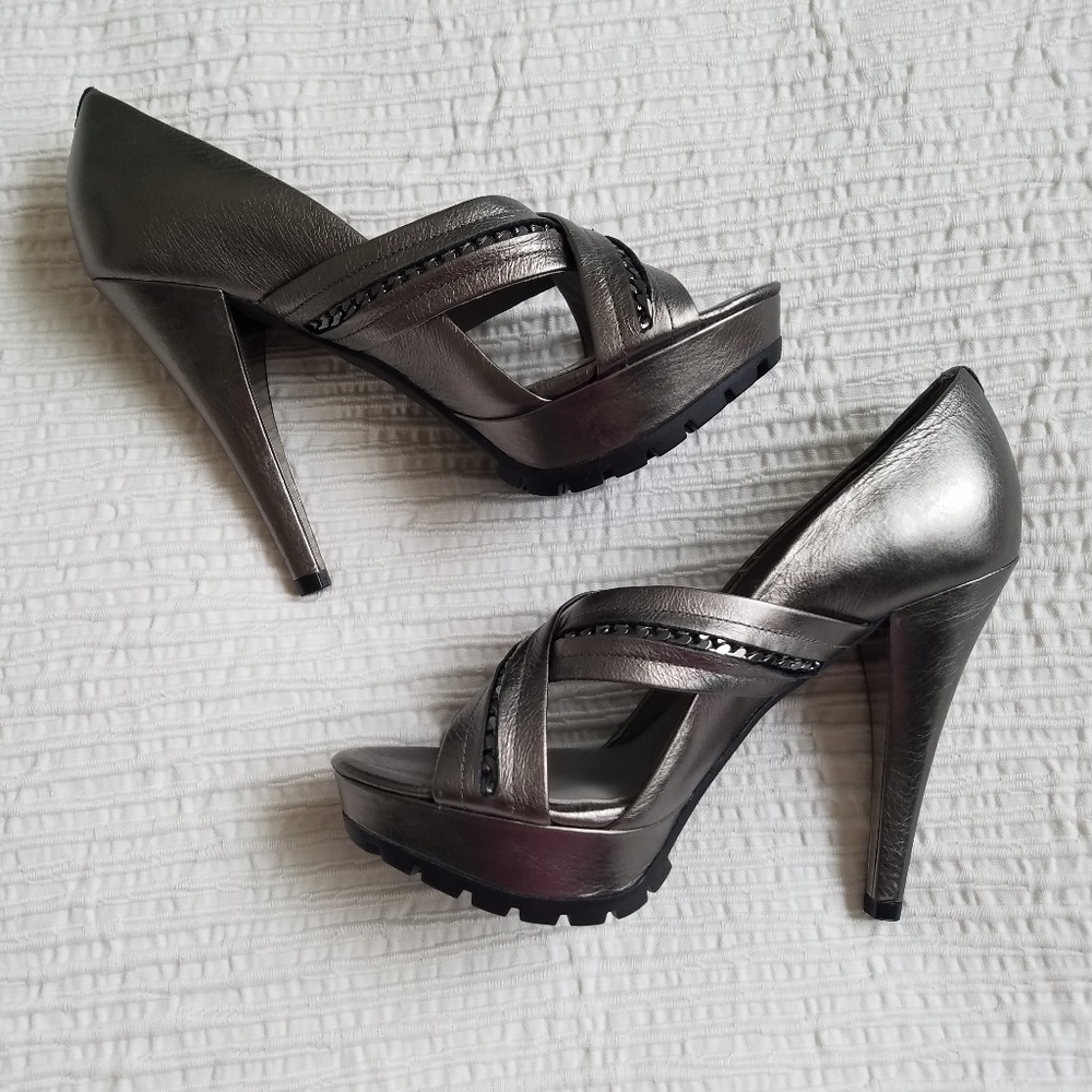 NWOT Kenneth Cole NY Dark Silver Leather Platform Heels